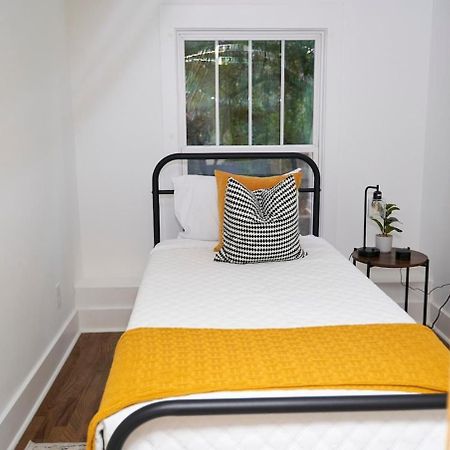Spacious Retreat Near Downtown, Atl Atlanta Bagian luar foto